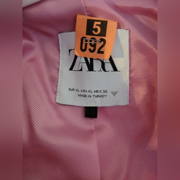 Barbie pink suit - Picture 3 of 3